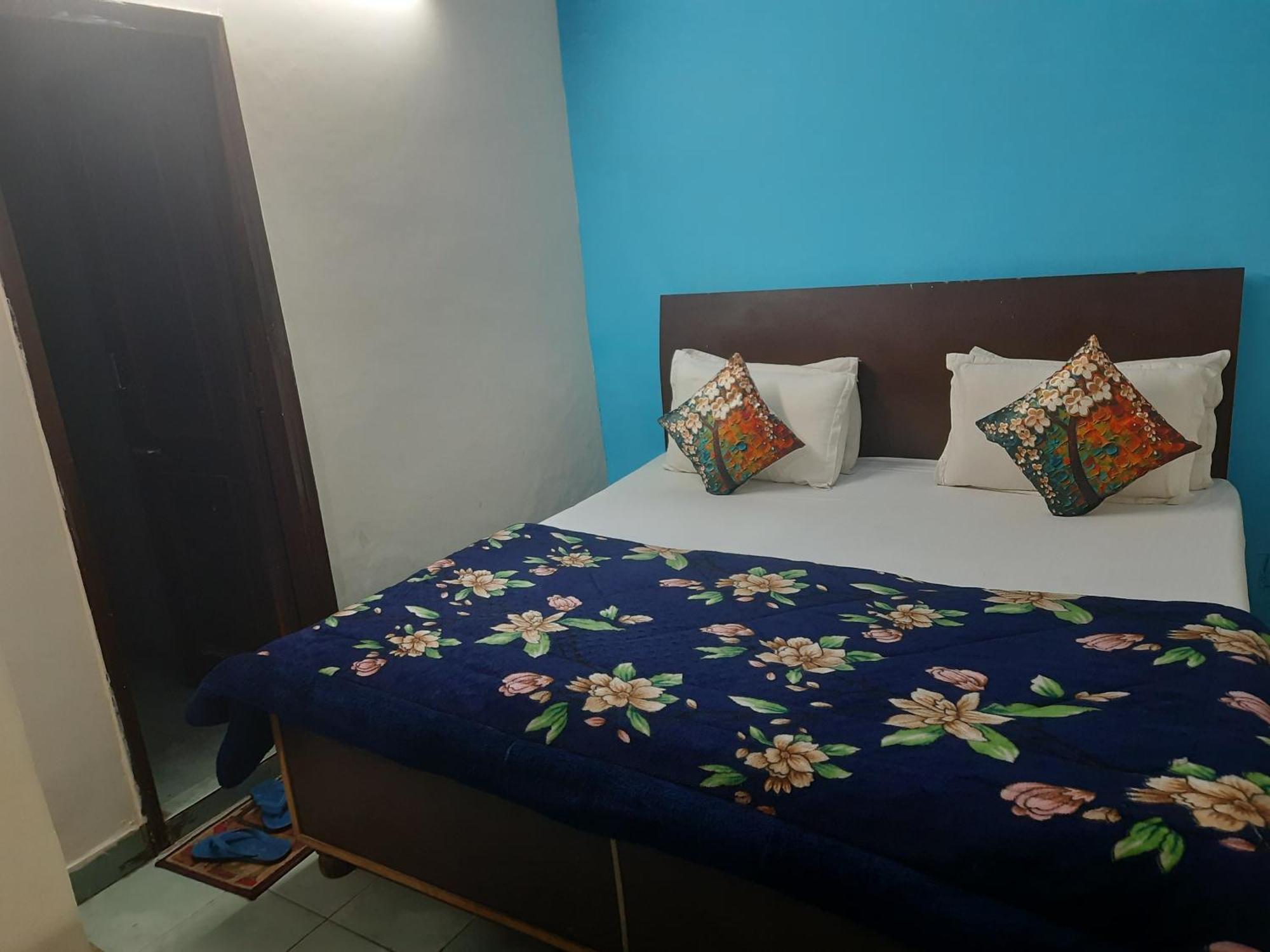 Golden Height2 Hotel 2*